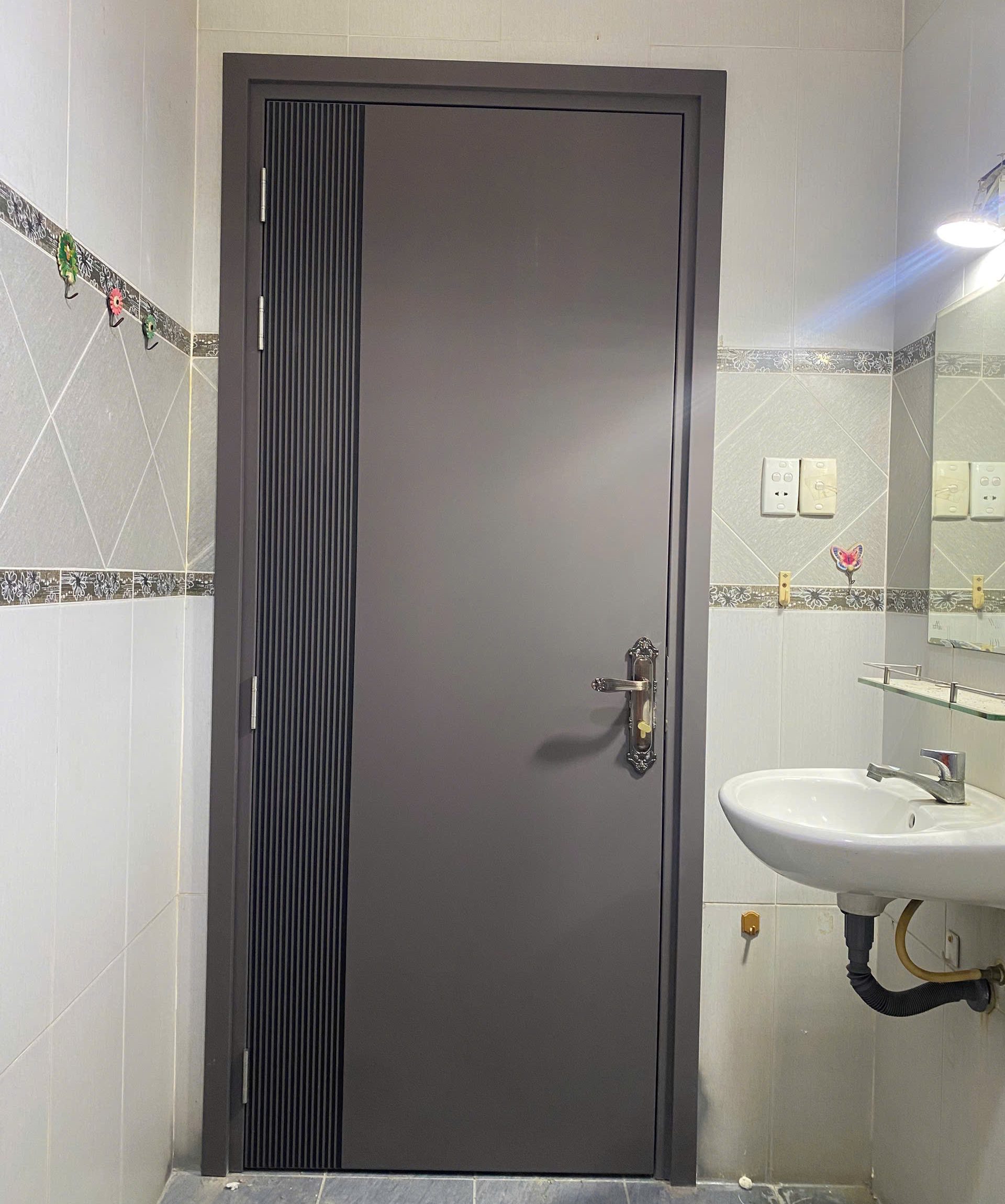 Cửa nhựa Composite chỉ nhôm