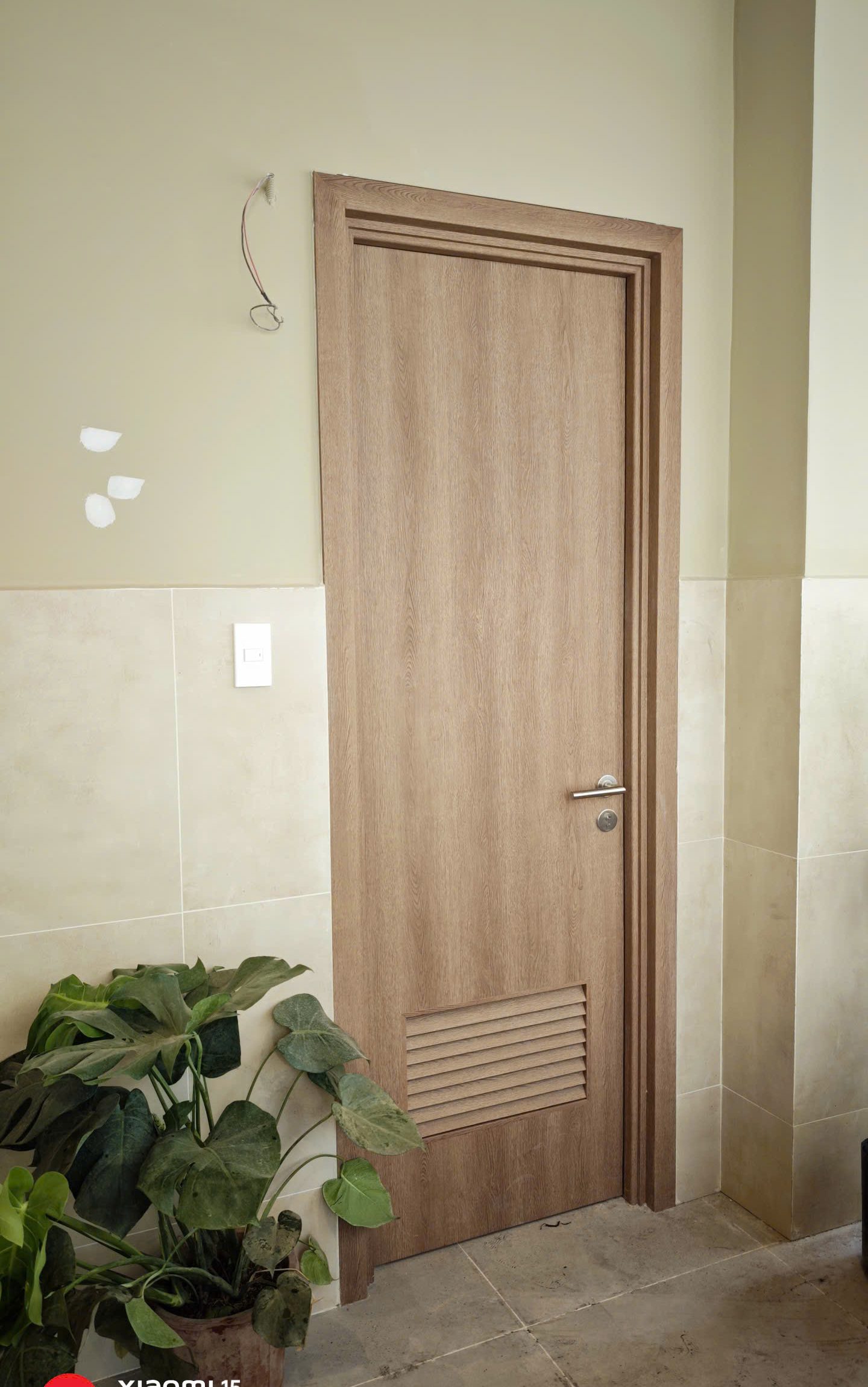 cửa nhựa composite nhà vệ sinh