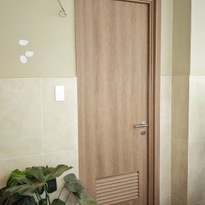 cửa nhựa composite nhà vệ sinh